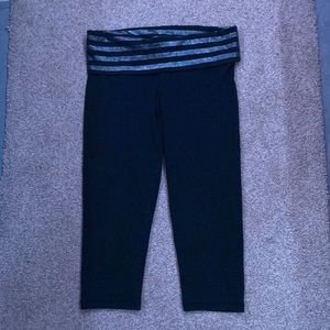 Classic Victoria Secret/PINK Low Rise Capri Legging